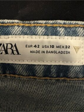 Zara Light Blue Denim Jeans with Gold Stitching